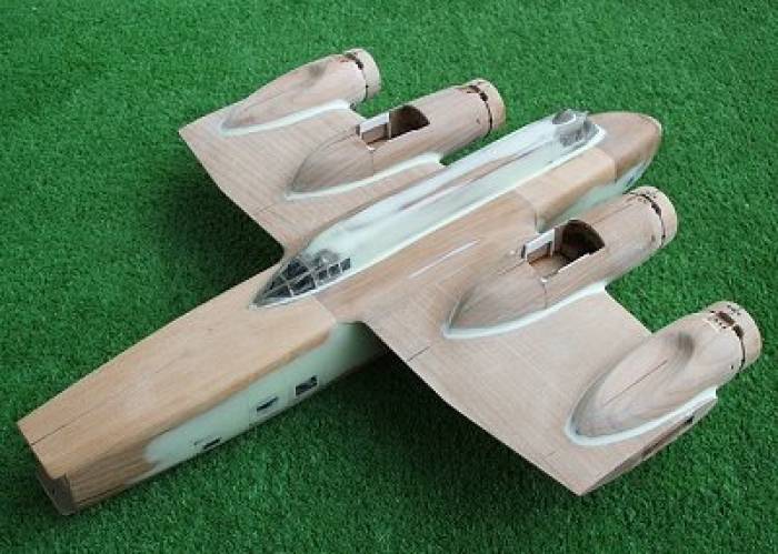 Attachment of the engine nacelles to the wing