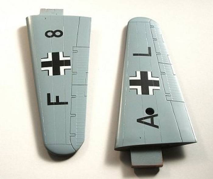 Revealing the underside markings